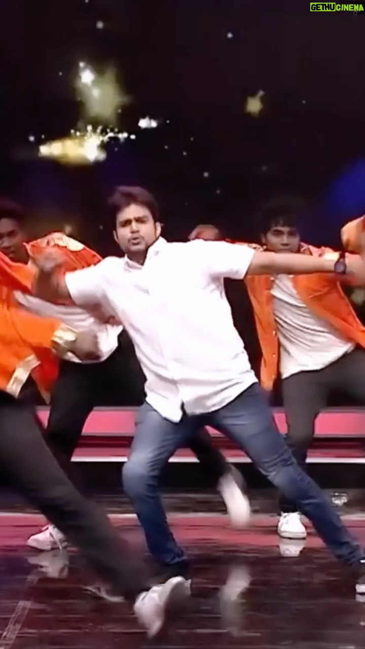 Mahesh Subramaniam - 4.1K Likes - Recalling Jodi season 9, with the recent re-release of "Ghilli". During the "Tentukotta" round, we opted for #Ghilli, and it turned out to be a phenomenal success. This performance holds a cherished spot in my heart. So, let's raise a toast to the re-release of #ghilli with our Thalapathy @actorvijay and evergreen @trishakrishnan
#trendingreels #trending #tamil #vijaytelevision #jodino1 #season9 #jodino1season9 #vijay #trisha #thalapathy