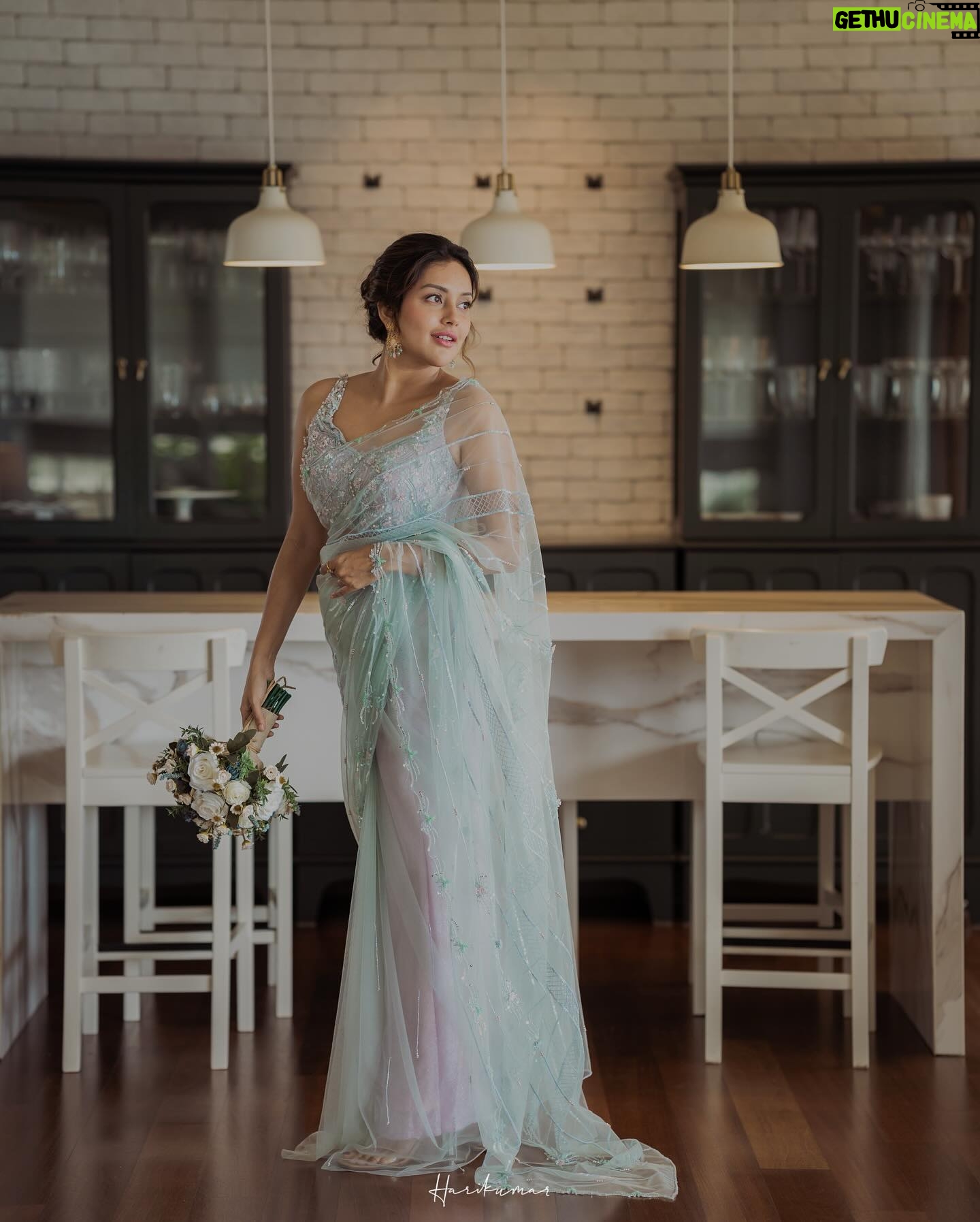 Mahima Nambiar - 136.5K Likes - 💕
Saree : @t.and.msignature
Earrings: @m.o.dsignature
Makeup & hair : @rizwan_themakeupboy
Photography: @_harikumar._
