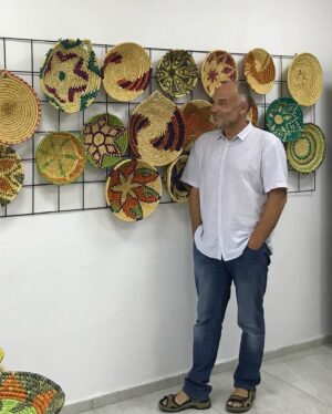 Mahir Günşiray Instagram - Altınözü’nde bir vahâ keşfettim! Halı dokuma, zeytin bebekler, karakılçık buğday saplarından tepsiler,  çanaklar… daha neler neler! 

Altınözü Sosyal Dayanışma Ve Yardımlaşma Vakfı