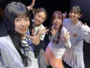Maho Tomita Instagram - ---------♡
#まほふぇす 1部✨
ゲストにあいあい・葉子(youyo)・奏音をお迎えしてお届け♡

セットリスト
・M
・MA・MO・RU (護くんに女神の祝福を OP)
・Tomorrow (ミュージカルAnnieより)
・シデレウス・ヌンチウス (ミュージカル シデレウスより)
・乙女のポリシー (美少女戦士セーラームーン ED)
・純情アンクラシファイド 
・Happy Flight (ギャラクシーエンジェる〜ん ED)
・オレンジ色のひまわり
・粉雪舞い降る公園で
・救世主〜メシア〜
・Wing of Destiny (ギャラクシーエンジェルⅡ 絶対領域の扉)
・Star Divine

懐かしい楽曲盛りだくさん。