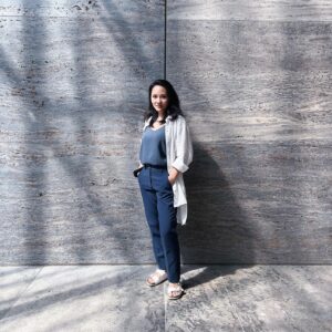 Mai Duong Kieu Instagram - TV recommandation 📺: Whether as a tough banker in the series "Bad Banks" or as a doctor in @inallerfreundschaft_official: Today @maiduongkieu is one of the most requested German film and television faces. The actress grew up in Chemnitz and now lives in Leipzig. She loves Kung Fu and theatre. 🎭 Now @mdr_mitteldeutscherrundfunk has dedicated a documentary to her. 🎥 The film was also shot at the MdbK last summer. She explains how martial arts and her father‘s training helped her to become an actress in the portrait "Im Herzen bin ich unbesiegbar" which is now available online. 🔗 Link in the story.

▪️▪️▪️▪️▪️

TV-Tipp fürs Wochenende 📺 Ob als knallharte Bankerin in der Serie "Bad Banks" oder als Ärztin bei "In aller Freundschaft": 👩‍⚕️ Mai Duong Kieu ist eine der gefragtesten deutschen Film- und Fernsehdarsteller*innen. Die Schauspielerin wuchs in Chemnitz auf und lebt heute in Leipzig. Sie liebt Kung Fu und Theater. 🎭 Jetzt hat das MDR ihr eine Doku gewidmet. 🎥 Letzten Sommer wurde auch im MdbK gedreht. Wie ihr der Kampfsport und die strenge Erziehung des Vaters geholfen haben, Schauspielerin zu werden, erklärt sie im Filmporträt "Im Herzen bin ich unbesiegbar", das nun in der Mediathek zu sehen ist. 🔗 Den Link dazu findest du in der Story.

#MdbKLeipzig #MdbK #Leipzig #MaiDuongKieu #Portrait #filmlocation #MDR #InallerFreundschaft #BadBanks #martialarts #actress

📸: MdbK, 2022 (1-3)