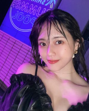 Mai Takeuchi Instagram - Night pool🏊🩷

毎年行ってそう！と良く言われるけど
人生初のナイトプール👙♡笑
陽キャぽい〜🥹✨

友達が一生懸命写真も撮ってくれたけど、
ほぼ2人でガチ泳ぎしてた🥹

#pool #summer