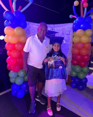 Maicon Souza Instagram - Q sua caminhada seja incrível meu amor! Formatura do primeiro ano do fundamental. 🙏🏻😍❤️