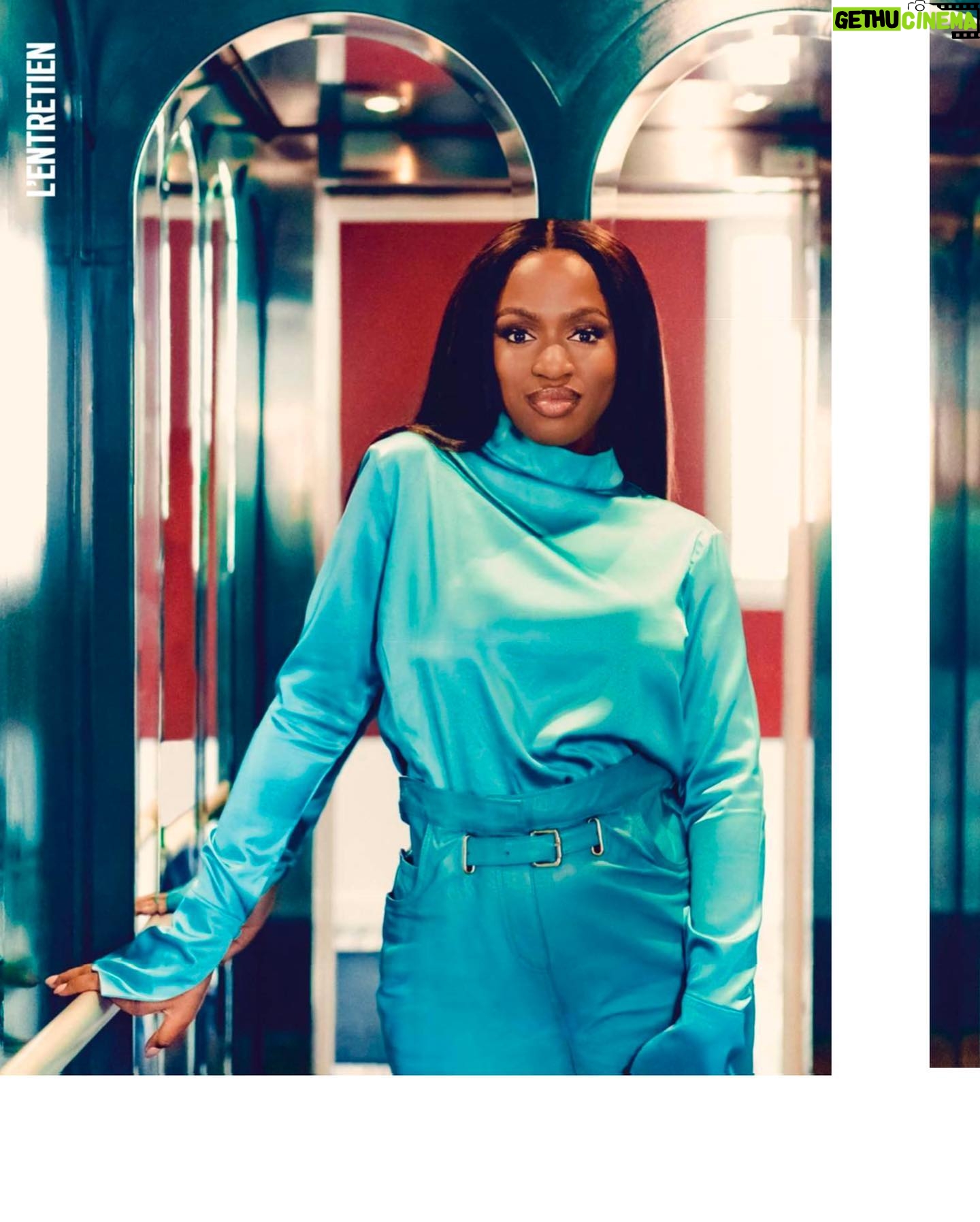 Maïmouna Doucouré - 2.3K Likes - Quatre jolies pages dans le magazine PARIS MATCH pour parler de mon film HAWA. ✨
Merci à @parismatch 🙏🏼
Hawa est toujours disponible sur @primevideofr , gratuitement pendant un mois. 🔥
Team 🤩 :
Assistante : @sarahmakaille
Hair : @mahery.hair
Make up: @biancvmua with @hapsatousybeauty
Styliste : @doli.grace @lexclusivelofficial
Outfit : @daname_paris with @stationservice
Photographe : @dorianprost
#hawalefim #hawa #promo #parismatch #primevideo #shootingphoto #interview