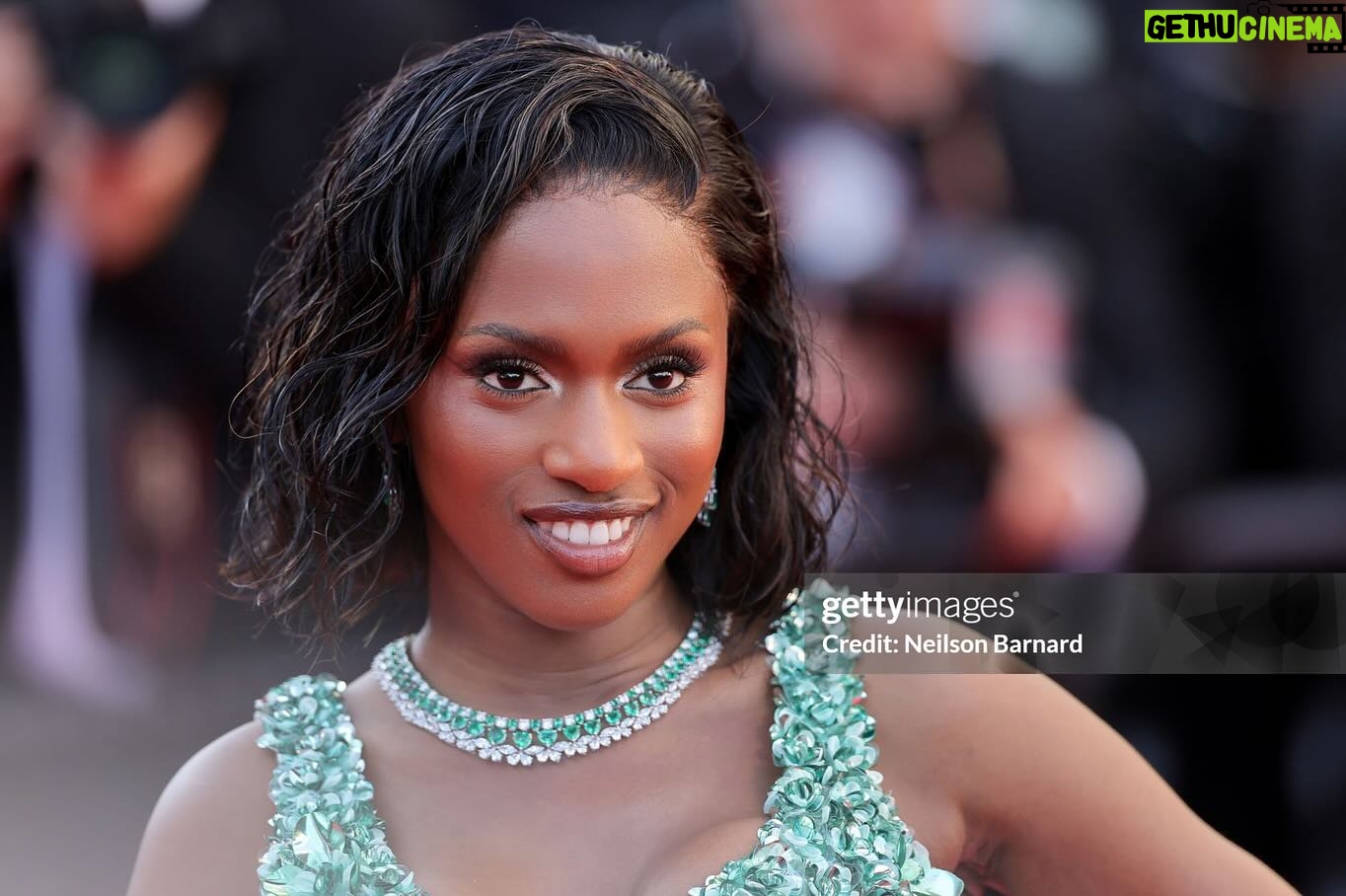 Maïmouna Doucouré - 3 Likes - Cérémonie de clôture du Festival 💚✨
Inoubliable ! Incroyable de voir réunis ces légendes du cinéma. #francisfordcoppola #georgelucas #wimwenders
Un grand bravo à tous les lauréats 👏
Et une pensée spéciale pour le réalisateur iranien @mohammad_rasoulof_official 🙏 (Prix Spécial du jury)
Merci à @chopard @chopardbycaroline pour ce total look 🤩
💄 @biancaby.merveille pour @lorealparis
💇🏽♀️ @mahery.hair
💅 @_lens___
Stylist @doli.grace
@lexclusivelofficial
DA @madame_zou
Agent image @orbis.media
.
.
.
.
.
.
.
#cannes #juryuncertainregard #uncertainregard #films #director #cannesfilmfestival #cinema #travel #film#photography #cannesfrance #fashion #festivaldecannes #art #movie #cannesisyours #instagood #redcarpet #redcarpetcannes #carolinecouture #2024couture #chopardcouture #cannesfilmfestival2024 #chopard #couture