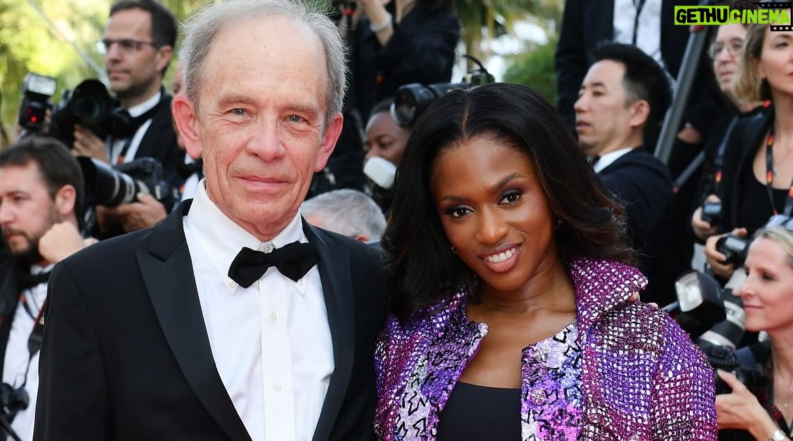 Maïmouna Doucouré - 3 Likes - Remise des Prix Un certain Regard 🏆
Bravo à tous ces incroyables talents !
Mention spéciale
NORAH
de Tawfik Alzaidi ler film
Prix de la Jeunesse
VINGT DIEUX de Louise Courvoisier
1er film
Meilleure Actrice
ANASUYA SENGUPTA dans The Shameless
Meilleur Acteur
ABOU SANGARÉ dans L’Histoire de Souleymane
Meilleure Réalisation ex aequo
ROBERTO MINERVINI
pour Les Damnés
RUNGANO NYONI
pour On Becoming a Guinea Fowl
Prix du Jury
L’HISTOIRE DE SOULEYMANE de Boris Lojkine
Prix Un Certain Regard
BLACK DOG de Guan Hu
MERCI @chanelofficial pour ce total look 💕🙏
.
.
.
#cannes #juryuncertainregard #uncertainregard #films #director #cannesfilmfestival #paris #cinema #travel #film #love #southoffrance #photography #cannesfrance #fashion #festivaldecannes #art #movie #cannesisyours #instagood #lifestyle #redcarpet #redcarpetcannes