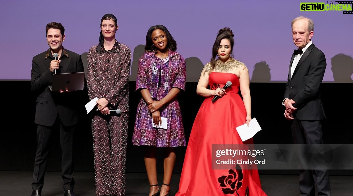 Maïmouna Doucouré - 3 Likes - Remise des Prix Un certain Regard 🏆
Bravo à tous ces incroyables talents !
Mention spéciale
NORAH
de Tawfik Alzaidi ler film
Prix de la Jeunesse
VINGT DIEUX de Louise Courvoisier
1er film
Meilleure Actrice
ANASUYA SENGUPTA dans The Shameless
Meilleur Acteur
ABOU SANGARÉ dans L’Histoire de Souleymane
Meilleure Réalisation ex aequo
ROBERTO MINERVINI
pour Les Damnés
RUNGANO NYONI
pour On Becoming a Guinea Fowl
Prix du Jury
L’HISTOIRE DE SOULEYMANE de Boris Lojkine
Prix Un Certain Regard
BLACK DOG de Guan Hu
MERCI @chanelofficial pour ce total look 💕🙏
.
.
.
#cannes #juryuncertainregard #uncertainregard #films #director #cannesfilmfestival #paris #cinema #travel #film #love #southoffrance #photography #cannesfrance #fashion #festivaldecannes #art #movie #cannesisyours #instagood #lifestyle #redcarpet #redcarpetcannes