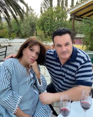 Mairi Hronopoulou Instagram - Με τον αγαπημένο μου @armoutidisgiannis . Κρατάει χρόνια αυτή η κολόνια.