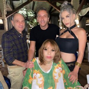 Mairi Hronopoulou Instagram - Οι σημαντικοί επιστήμονες, οι καλοί γιατροί, οι ωραίοι άντρες της πόλης. Viva Alexandroupolis!