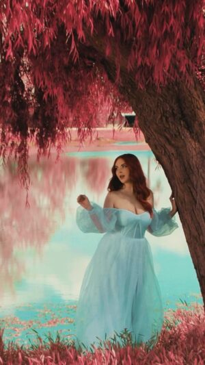 Maisy Kay Instagram - You’re missing out if you haven’t seen the “Technicolor Honeymoon” music video yet… Check it out at the link in bio 🤗🤗 #newmusic #popmusic #indiepop #singersongwriter #independentmusician