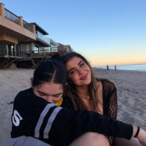 Maitlyn Pezzo Instagram - These are officially the most successful photos Audrey and I have taken together 👌🏻🌊