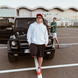 Maksim Starosvitskiy Instagram - Садись - прокачу 🏎