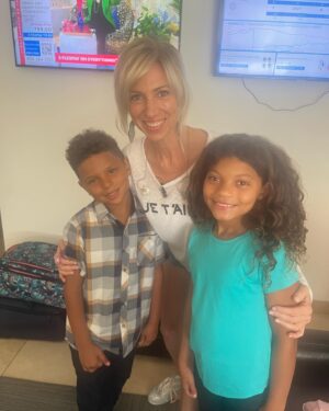 Maleaha Winfrey Instagram - I had an awesome time filming today at @hsn for Christmas in July!! We even got to meet the amazing @debbiegibson who is promoting her Christmas Album!! #hsn #hsnlive #christmasinjuly #debbiegibson Thanks so much @alexa_models_