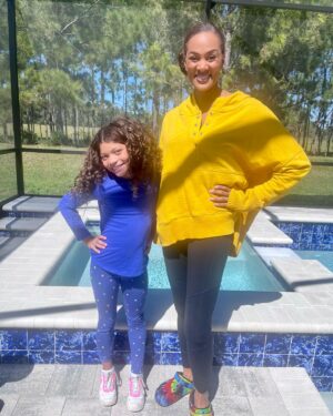 Maleaha Winfrey Instagram - BOOKED IT!! Had soo much fun today on set with my bff @michellebelle30 and my set parents @anjicorley  @chef2bfit For an exciting commercial debuting during the Macy’s Day Parade!!! Thanks @benztalent  #actress #insustrykids #modelkids #setlife #kiddancers #talentedkids #onestowatch #kiddancers #mixedkids #youthtalent