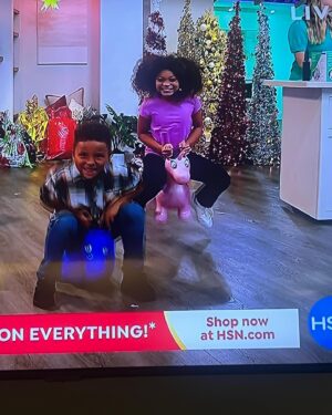 Maleaha Winfrey Instagram - I had an awesome time filming today at @hsn for Christmas in July!! We even got to meet the amazing @debbiegibson who is promoting her Christmas Album!! #hsn #hsnlive #christmasinjuly #debbiegibson Thanks so much @alexa_models_
