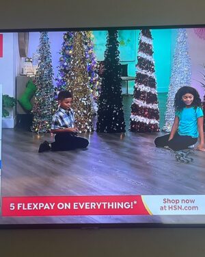 Maleaha Winfrey Instagram - I had an awesome time filming today at @hsn for Christmas in July!! We even got to meet the amazing @debbiegibson who is promoting her Christmas Album!! #hsn #hsnlive #christmasinjuly #debbiegibson Thanks so much @alexa_models_