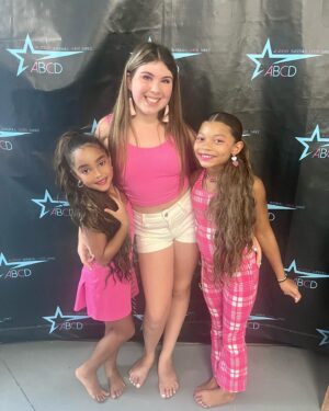 Maleaha Winfrey Instagram - 💗Barbie Girls💗  Happy Birthday @frankie_bcd 💘 #barbiegirls #barbie #barbieparty #barbiemovie #pink #actress #industrykids #hollywoodkids #mixedkids #mixedgirls #cute