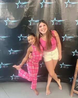 Maleaha Winfrey Instagram - 💗Barbie Girls💗  Happy Birthday @frankie_bcd 💘 #barbiegirls #barbie #barbieparty #barbiemovie #pink #actress #industrykids #hollywoodkids #mixedkids #mixedgirls #cute