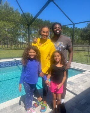 Maleaha Winfrey Instagram - BOOKED IT!! Had soo much fun today on set with my bff @michellebelle30 and my set parents @anjicorley  @chef2bfit For an exciting commercial debuting during the Macy’s Day Parade!!! Thanks @benztalent  #actress #insustrykids #modelkids #setlife #kiddancers #talentedkids #onestowatch #kiddancers #mixedkids #youthtalent