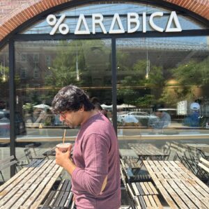 Malhar Thakar Instagram - મુ એકદમ chocolate લાગુ યુ । 🤓🍪🍫
