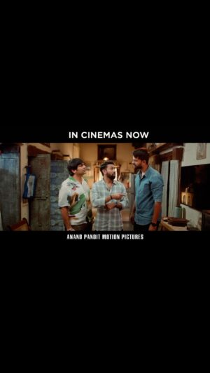 Malhar Thakar Instagram - તમે તો દારૂબંધીનુજ માન રાખજો હો! 

3 EKKA Running successfully in cinemas near you! 

Starring @actoryash @malhar028 @mitragadhvi @esharkansara @kinjalrajpriya @tarjanee_official @dharmesh64 and @hitukanodia

Produced by @anandpandit and @vaishalshah7

Directed by @rajesh_filmcrafting

Written by @parth__85 and @chetandaiya 

Creative director @parth__85 

@anandpanditmotionpictures @jannockfilmsllp @jojoapp.in @colorsgujaratiofficial #3Ekka