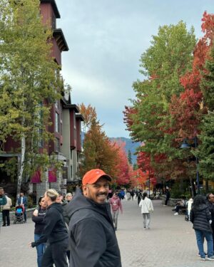 Malhar Thakar Instagram - કુંવર in Vancouver!! .
.
.
.
Beautiful place and wonderful human beings !! Met my oldest buddy after 5years ! Cherished memories! @vimalpatel712  malie chhe pacha !