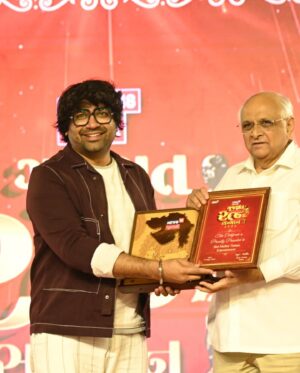 Malhar Thakar Instagram - I am extremely happy to inform that I am very fortunate and privileged to receive the "Gujarat Ratna" award for 2023 by our honorable chief minister Shri Bhupendra Patel 🙏🏻 @bhupendrapbjp  @news18gujarati 😇
Thank you for considering me as one of the "Ratna"

And I promise that I will try my best to keep our Gujarati industry of film, music, culture and theatre sparkling just like a #Ratna :)
.
.
Angerji ma lakhyu etle chhe ke angerji manaso sudhi vaat pahoche , e vaat ne dhyan ma levi ! Abhaaar aap sau no ❤️❤️❤️