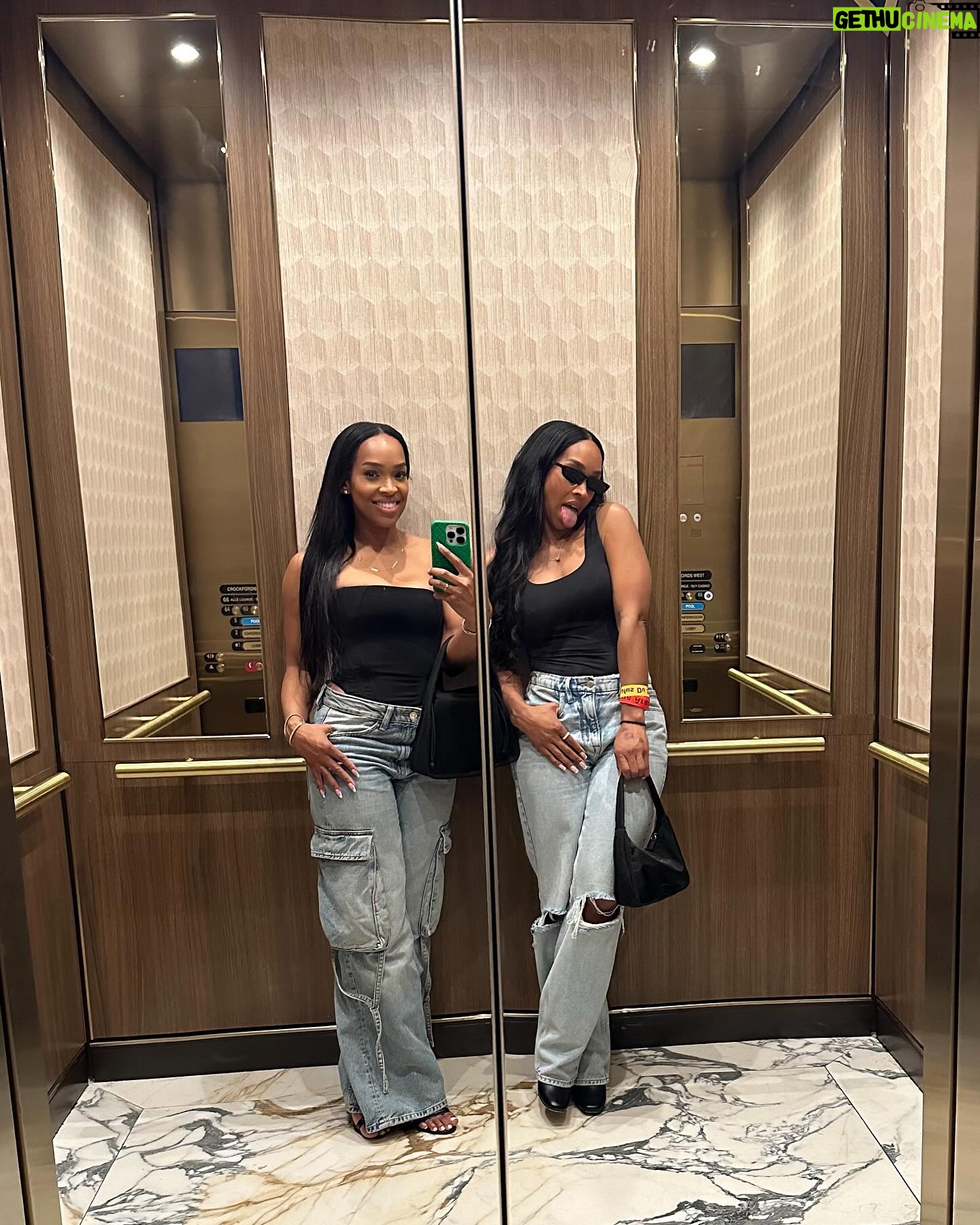 Malika - 3 Likes - A few unique moments, one big ol vibe.