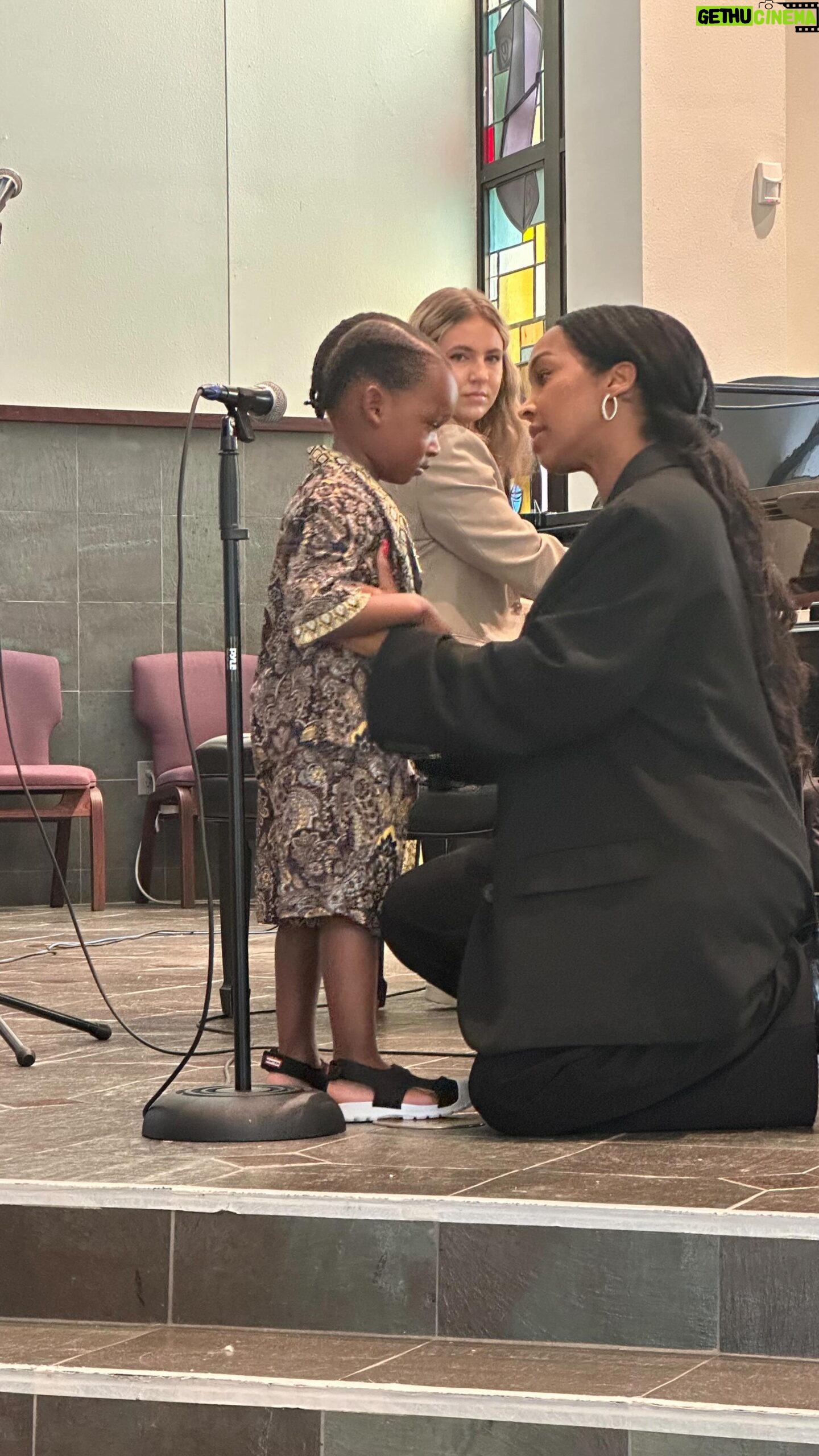 Malika - 3 Likes - Ace’s Spring recital taught us both so much… Life can really be all over the place all at once. I was scared, shy and even embarrassed for him when he didn’t want to sing. But now, all I remember is Ace’s courage to sing in front of 100 people. I am so proud of you son. Thank you @realproductions.inc for capturing
@Aceoflores 1st recital ⭐️