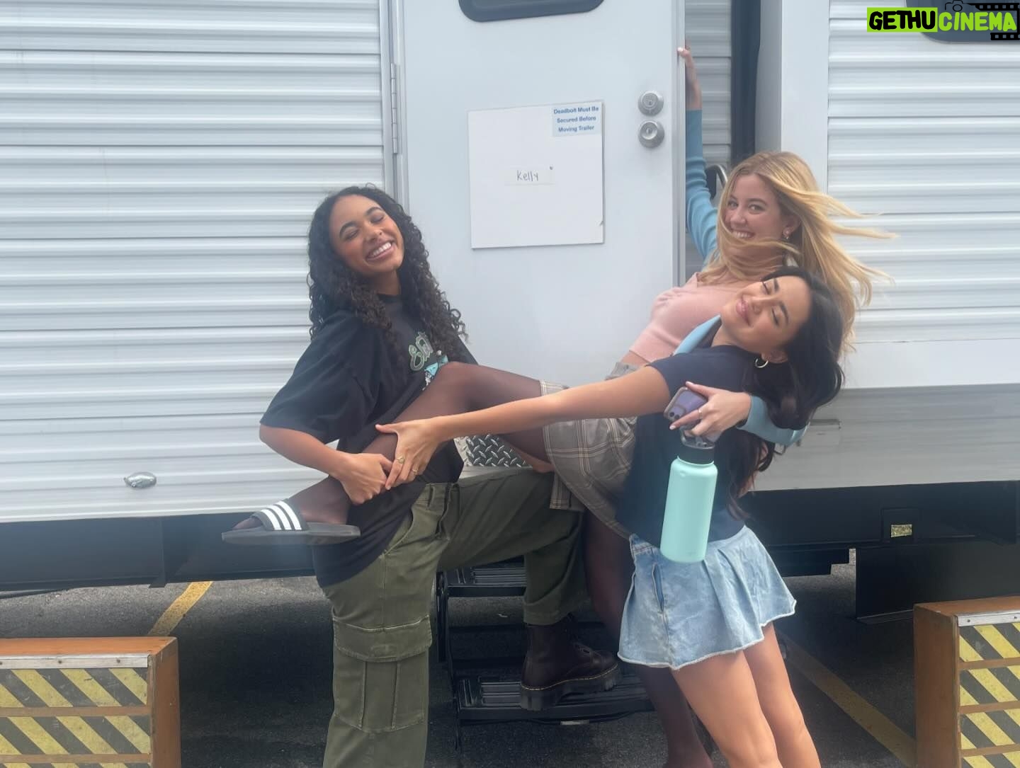 Mallory Bechtel - 9.8K Likes - Cheezin because eps 1 and 2 are OUT !!! 😇🥀#PLLSummerSchool is now streaming on @streamonmax. @prettylittleliars