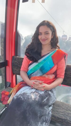 Malvika Nair Instagram - Dear Vietnam,
You took my breath away✨

#travel #vietnam #saree #tradtionalwear #india #malvikanair #malvika