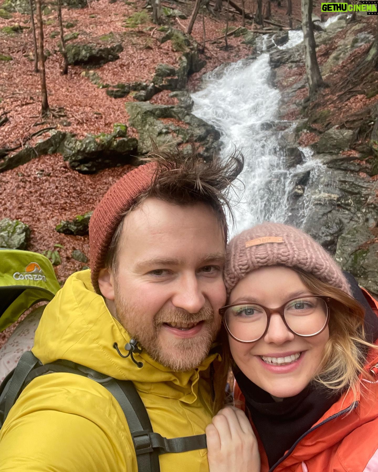 Malvína Pachlová - 642 Likes - Děkuju moc. Bylo to fakt skvělý sice jsme si nezalyžovali, ale aspoň procházka byla… Trochu jsme si mákli, ale taky leželi a koukali na pohádky. Wellness dáme příště. Vlastně za mne ideální výlet a ke všemu v mé milované Rokytnici nad Jizerou… musíme takovýhle výlety podnikat častěji. @milanligac #famillytime #together #mountains #trip #enolanasnehu