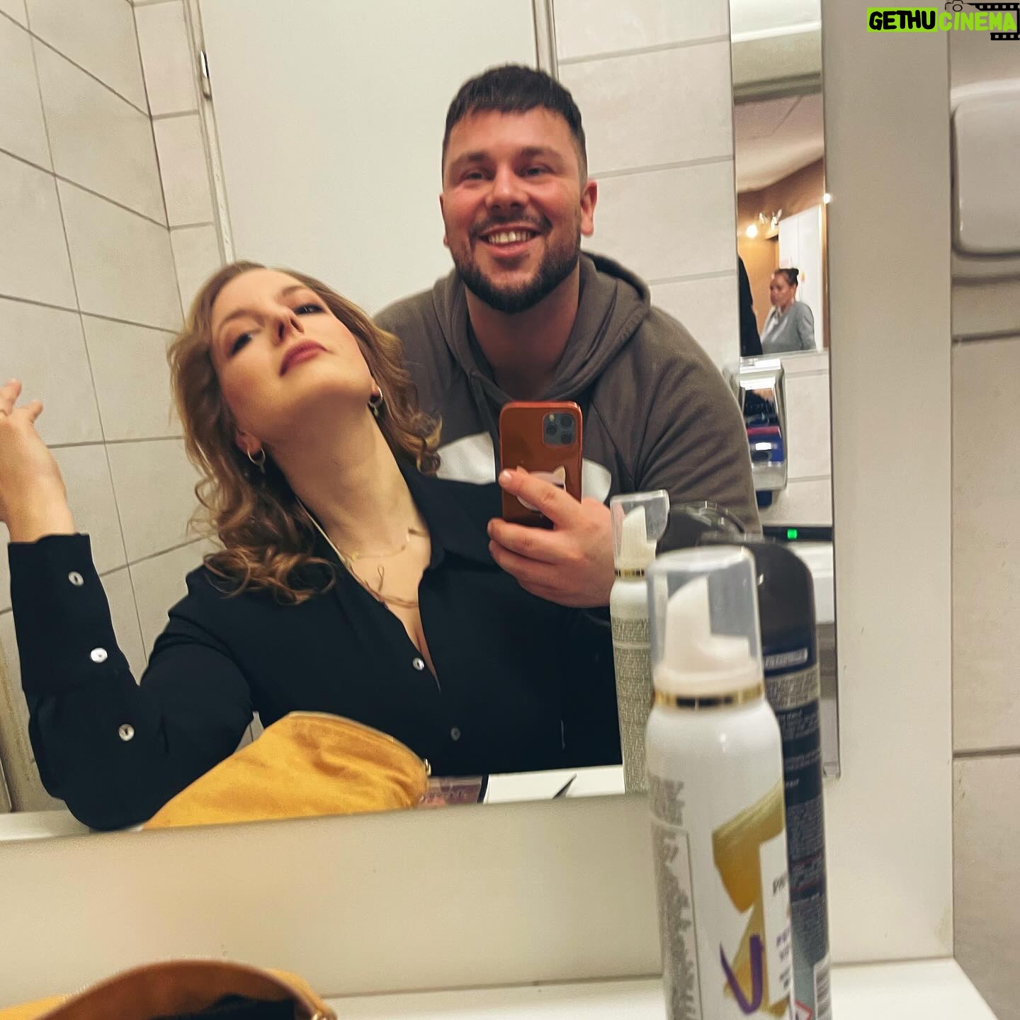 Malvína Pachlová - 392 Likes - Brno je zlatá loď, za děvčaty na záchod choď 😅
#brno