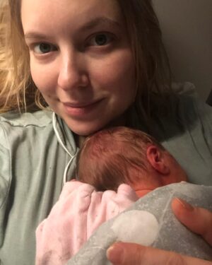 Malvína Pachlová Instagram - Pořád to nějak nechápu… už je to dva roky… a je to s tebou neuvěřitelný jízda… nepřestáváš nás překvapovat a je mi jasný, že to takhle bude pořád… jsem dojatá a šťastná, že sis nás vybrala… těším se, co všechno si spolu užijeme… milujeme tě… nejvíc na světě… ❤️ děkujeme ti… ❤️ #love #family #enola @milanligac
