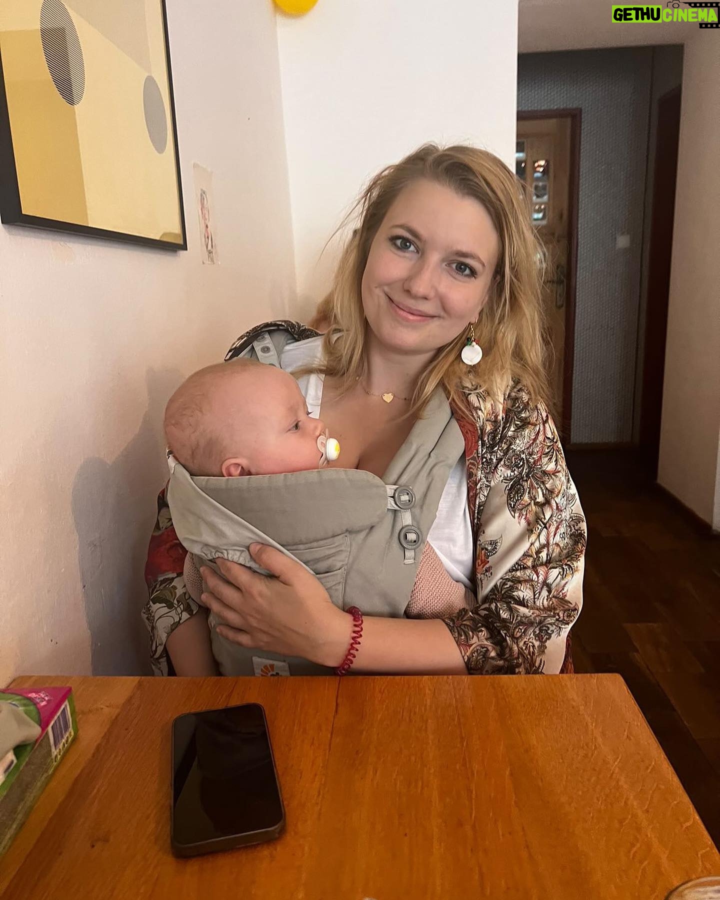 Malvína Pachlová - 2.1K Likes - Pořád to nějak nechápu… už je to dva roky… a je to s tebou neuvěřitelný jízda… nepřestáváš nás překvapovat a je mi jasný, že to takhle bude pořád… jsem dojatá a šťastná, že sis nás vybrala… těším se, co všechno si spolu užijeme… milujeme tě… nejvíc na světě… ❤️ děkujeme ti… ❤️ #love #family #enola @milanligac