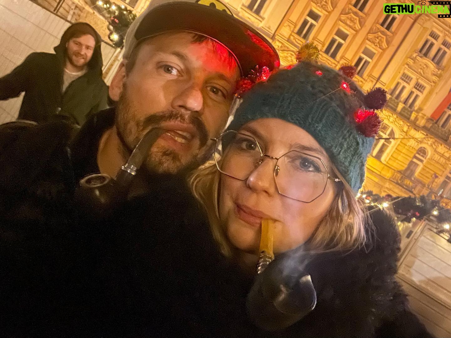 Malvína Pachlová - 549 Likes - Tak my tu Rybovku na Štědrý den přeci stihli… juchuu ❤️obnovená tradice. I tu fajfčičku jsme si nacpali a Enolka si pospala v kočárku. Bylo to krásný ❤️🎄 #christmas #together #rybovka #staromak @petr.pachl.photography @milanligac #pipesmoking #pipe #girlssmoketoo