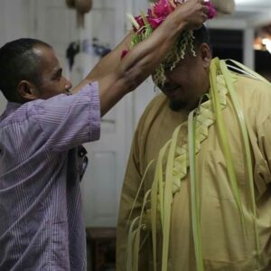 Mamat Khalid Instagram - Abg abg abg dah graduate jadi tok batin! Sesaper nak berubat hal2 perhutanan sila buat appointment. Kes balak pun boleh. Ehee