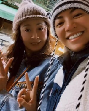 Man-Ting Chiao Instagram - _
龍年依舊擁有最愛的家人🐲🧧✨
我愛的人身體健康我自己也要健康🫣

我的除夕夜、初一都跟家人大吃大喝
牌桌上依舊牌品很好的六親不認（賭性堅強

初一凌晨開始上吐下瀉到隔天早上
送了趟急診保留了我的小命確診為急性腸胃炎🙏🏻

真的不要了⋯⋯⋯

龍年開始我要進行養身計畫
不想再在 失去的時候才懂得珍惜了

祝大家龍健康茁壯🧧🍀✨

養身去 晚安💤

#newyear 
#mood
#99🫧