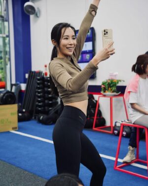 Man-Ting Chiao Instagram - Ready for Neihu F45 ?

恭喜開幕 F45體能之巔大成功
謝謝 @yinyin618 邀請✨

啊 我先躺下了 之後回來好好上課🫠
@f45_training_neihu