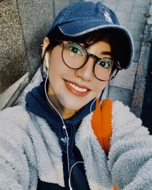 Man-Ting Chiao Instagram - Today’s outfit 眼鏡仔🤓

新的畫完成了80%

桑椹冰搖是讓人沒辦法戒糖的存在😤

Selfie update 📸

今天聽👂🏻
Best friend by Rex Orange County 

#ootd 
#mood