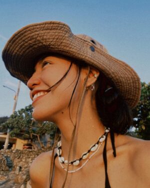 Man-Ting Chiao Instagram - 初夏的顏色🌊🍃🍩🌅✨

#mood 
#sunset 
@lucys.tw