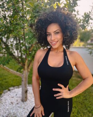 Manal El-Feitury Instagram - Achieve your best with gear that moves with you. Stay strong, stay committed. @gymgoose 
#GymEssentials #FitJourney #StayActive"
📸 : @ralitsapaskaleva