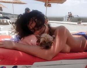 Manal El-Feitury Instagram - А на вас липсва ли ви лятото? ☀️
-
#summer #summervibes #doglover #sunnyday