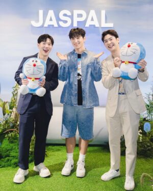 Manapat Techakumphu Instagram - นั่งไทม์แมชชีนไปชมความคิ้วท์กันกับ Jaspal Doraemon Collection คอลเลกชั่นใหม่ที่ยัสปาล ร่วมฉลอง International Friendship Day ผ่านคาแรกเตอร์น่ารักตลอดกาลอย่าง โดราเอมอนและผองเพื่อน นอกจากคอลเลกชั่นที่ A Must แล้ว ยังมีกิจกรรมที่จัดเต็ม ตั้งแต่วันนี้ - 18 ก.ค. ที่ Jaspal CentralWorld ไปช้อปและติดตามรายละเอียดเพิ่มเติมได้ที่ @jaspalofficial 

#JaspalDoraemon #JaspalDoraemonCollection