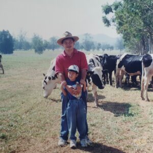 Manapat Techakumphu Instagram - Happy Birthday my super Dad , we miss you so much 
Hope you always be happy in heaven 🤍 

Love you
Bonne