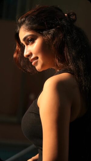 Manasa Radhakrishnan Instagram - 🤠 🌞 

PC @yadu_krishnna