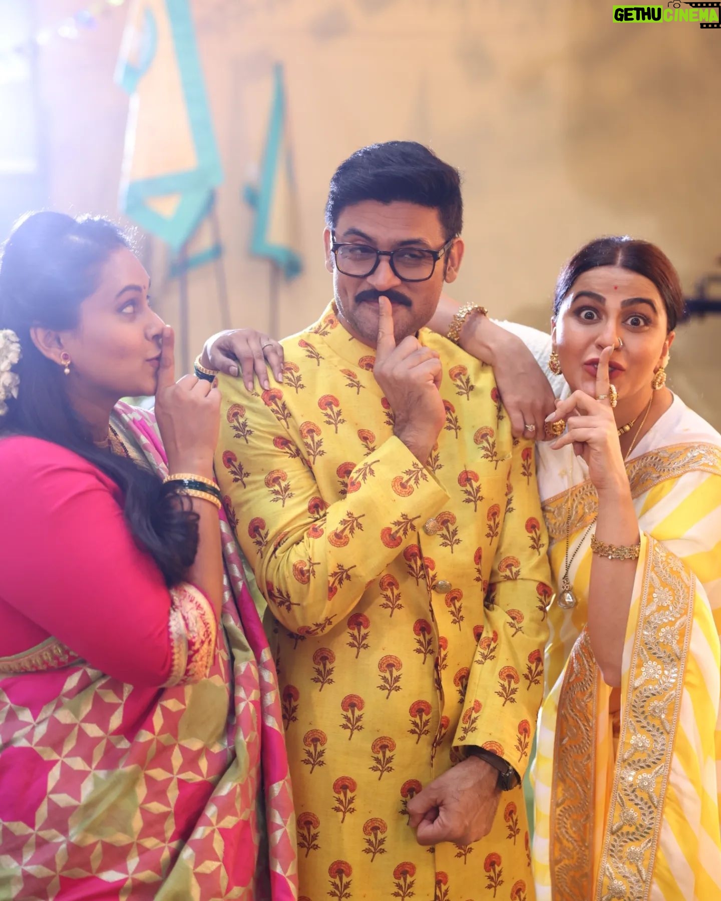 Manav Gohil - 1.6K Likes - We literally have no single normal picture together 🤓
#goofygang
#candidphotography #candidmoments
#goofy #goofingaround #bloopers
#fun #funny #friendship
#weird #funniest #bts #onelove
#behindthescenes #onset #onsetlife
#pagalpanti #alwaygoofy #manavgohil #hemanichawla #shrutipuranik