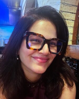 Manava Naik Instagram - These specks belong to my friend coco aka @kranti_redkar …. i have been contemplating on buy these…. shall i?  #specks #spectacle #wear #style #huge #online #onlineshop