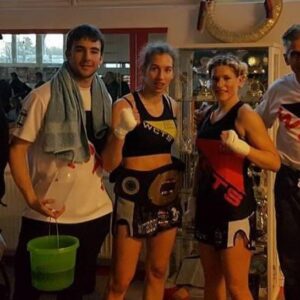 Mandy Böhm Instagram - 🤍💣These Memories 🧨🖤
#tbt 2016 a explosiv title shot with this amazing warrior @heleneundomiel . 
Wollt ihr Ausschnitte sehen ?