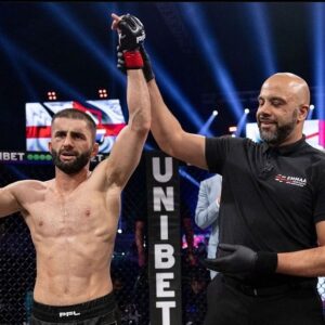 Mandy Böhm Instagram - 💥 KILLER goes semifinals with a BANG ‼️ 
Khurshed entscheidet den ersten Kampf im PFL Bantamweight Turnier in der dritten Runde durch K.O für sich und zieht somit ins Halbfinale ein. 
Brutale Leistung, Präzision und Power 🦾🔪
Wir sind Stolz auf dich KILLER 🥷🏻
Danke an Coach @dennisdavismma  #teamworkmakesthedreamwork #xcmma #lasvegas #gelsenkrichen #mma #monsteracademy #champion #germmany